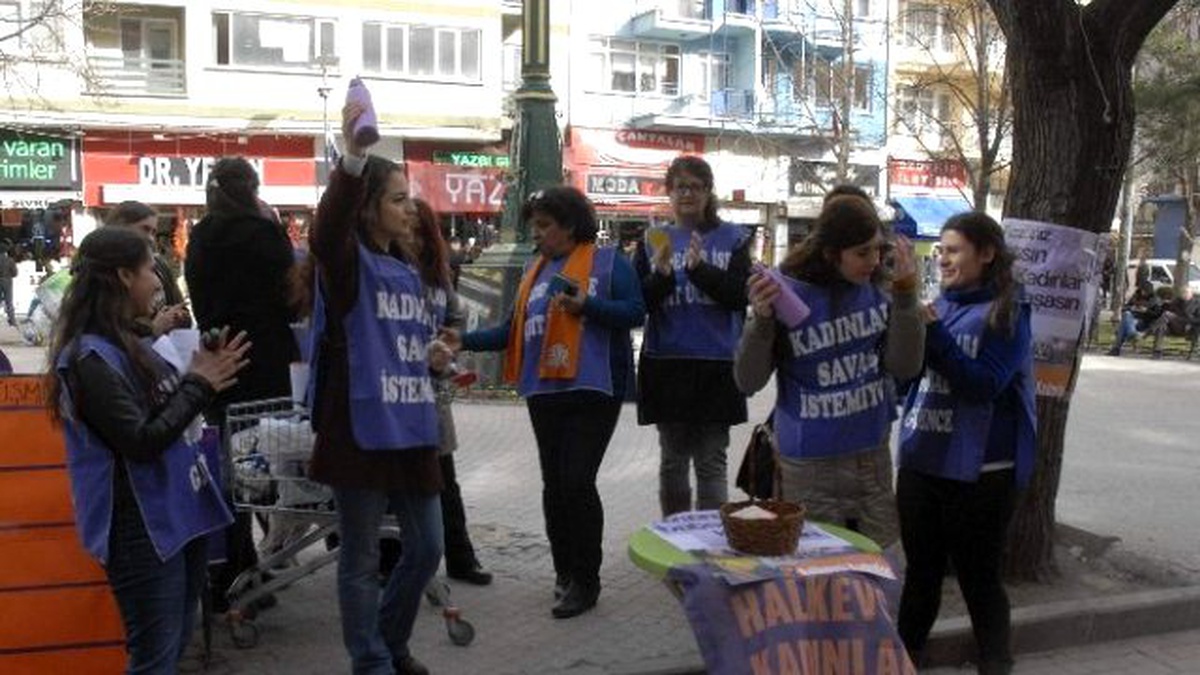 Eskişehir\'de Kadın Cinayetlerine Tepki Standı