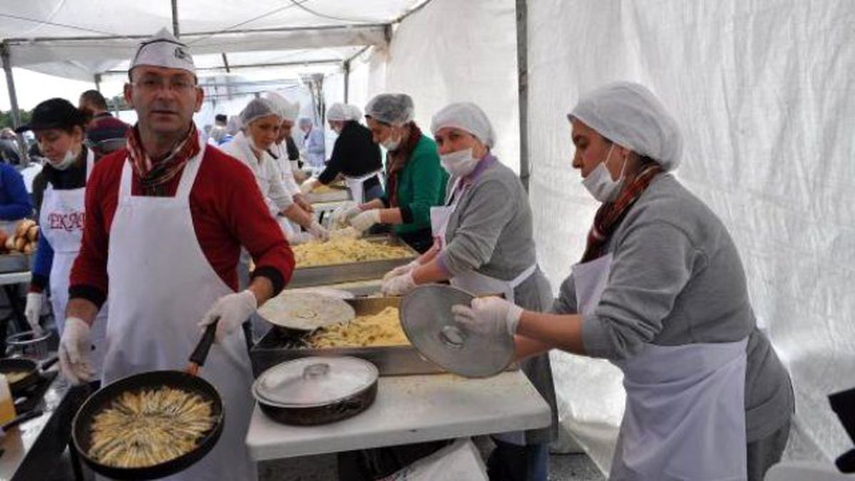 Hamsi Şenliği\'nde 10 Ton Hamsi Tüketildi
