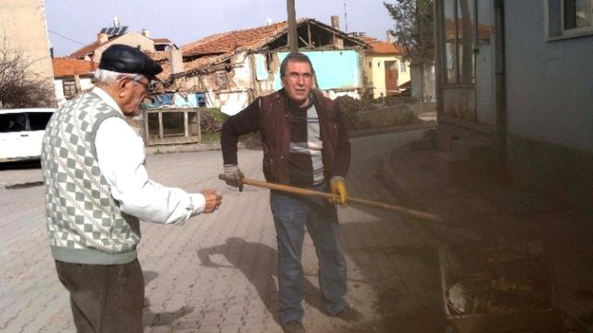 Hisarcık\'ta Lodos Hayatı Olumsuz Etkiliyor