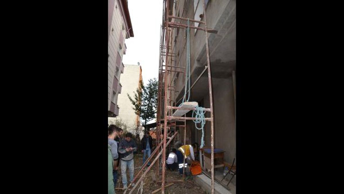 İnşaatta İskeleden Düşen İşçi Yaralandı