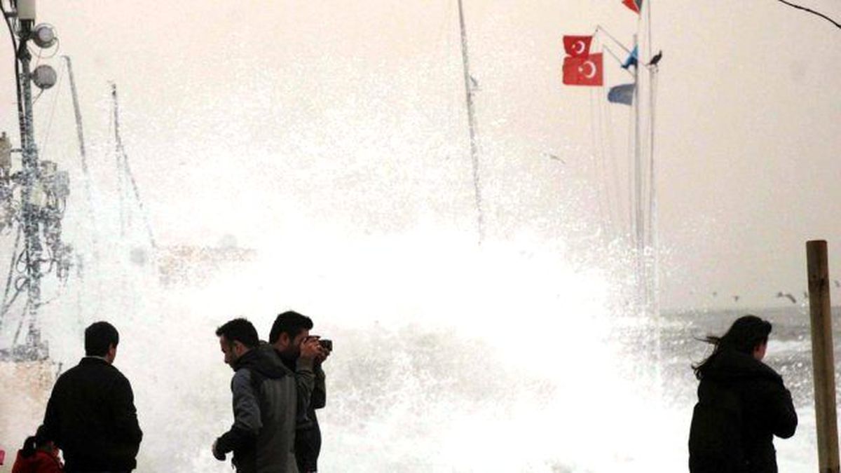 İstanbul\'da Şiddetli Lodos