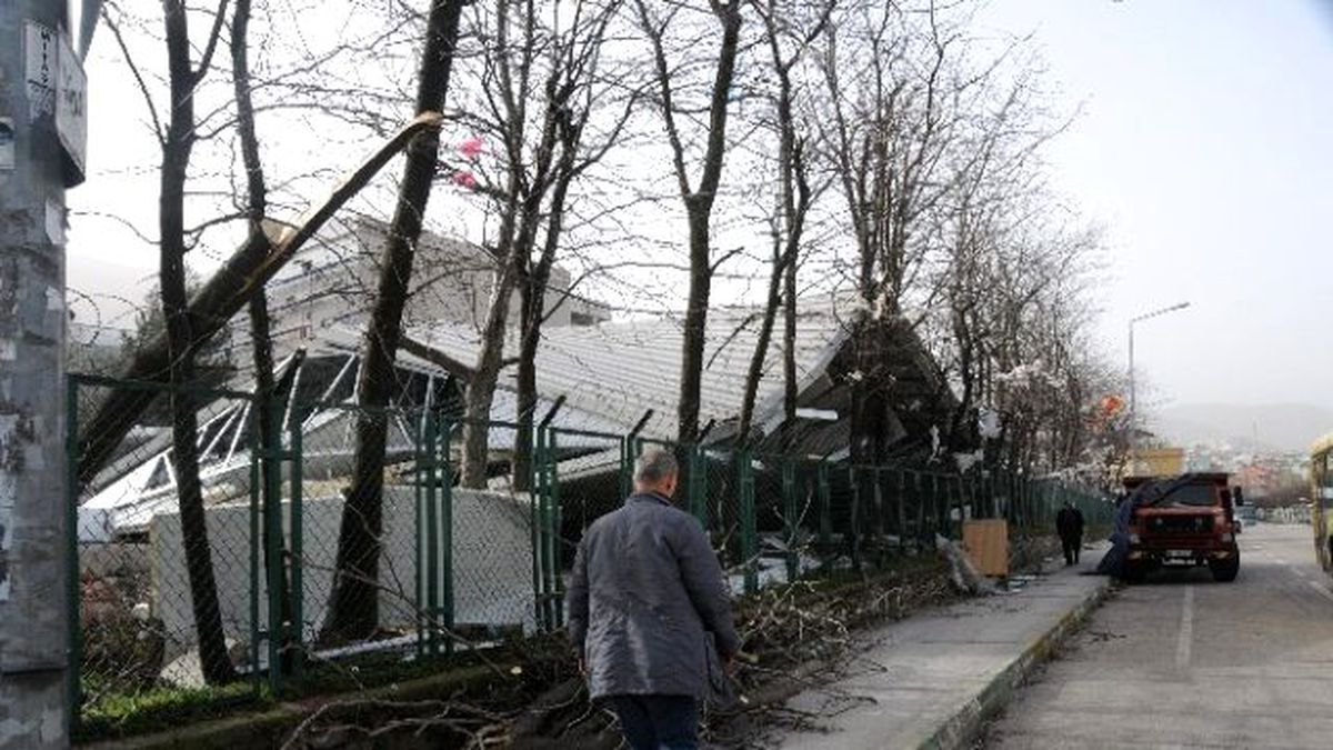 Lodos Bursa\'yı Terk Ediyor, Yerini Yağmura Bırakıyor