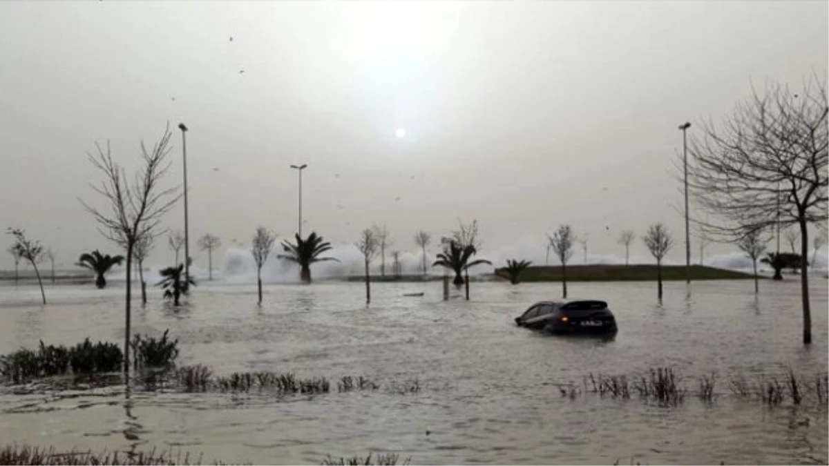 Pendik\'te Deniz Karayla Birleşti