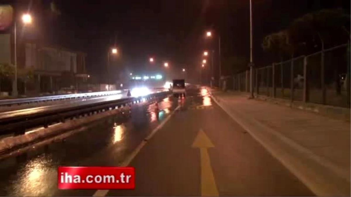 Sahil Yolu, Denizde Oluşan Dalgalar Nedeniyle Trafiğe Kapandı