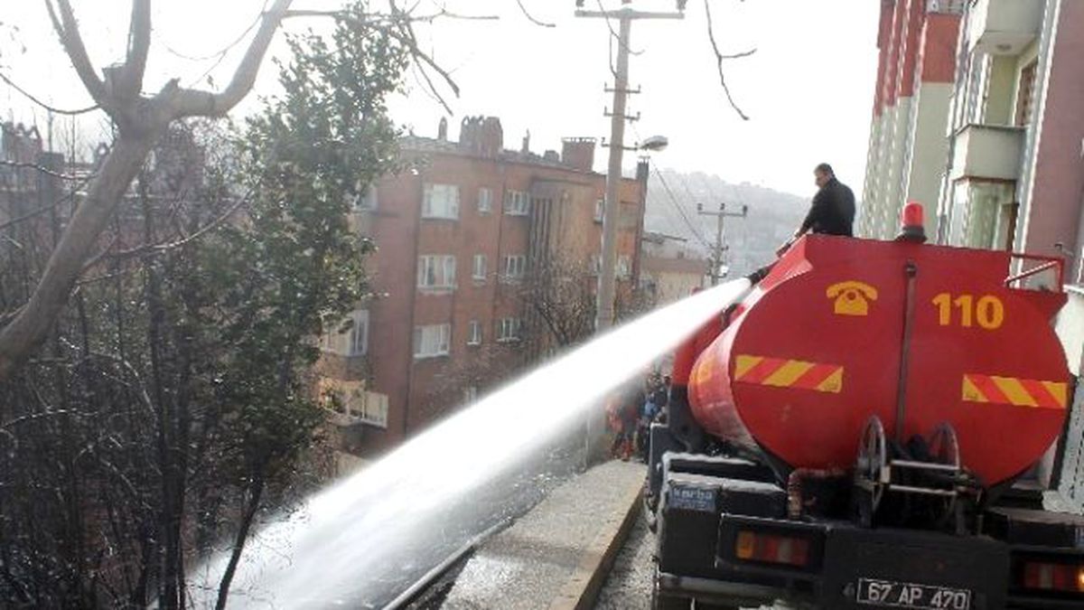 Şiddetli Lodos Az Daha Evleri Yakıyordu