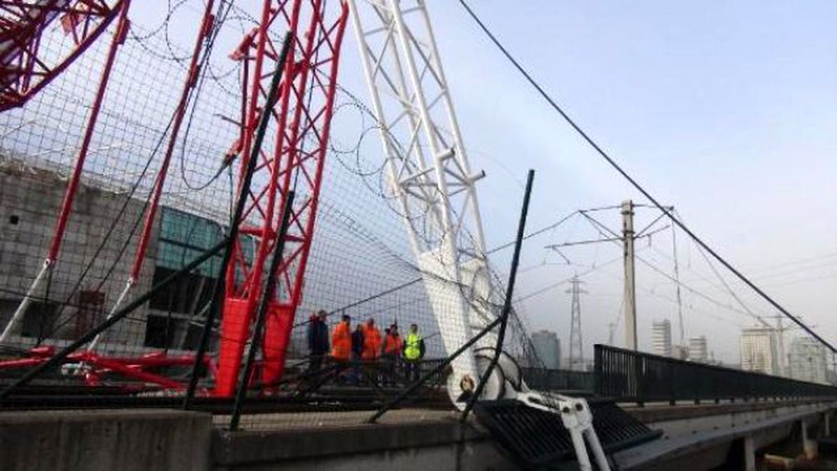 Timsah Arena\'nın Vinci Taksi Üzerine Devrildi; 1 Ölü, 1 Yaralı (2)