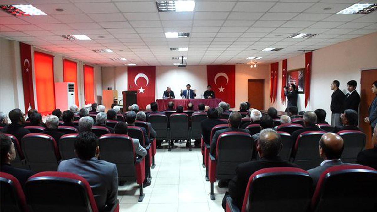 Vali Küçük Yeni Tesisleri Muhtarlara Anlattı