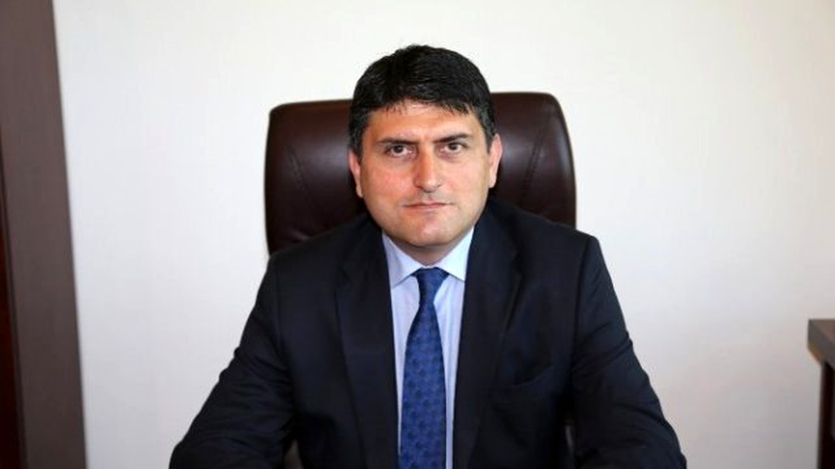 Anfi Tiyatro Altındaki İş Yerleri Yeni Görünümüne Kavuşuyor