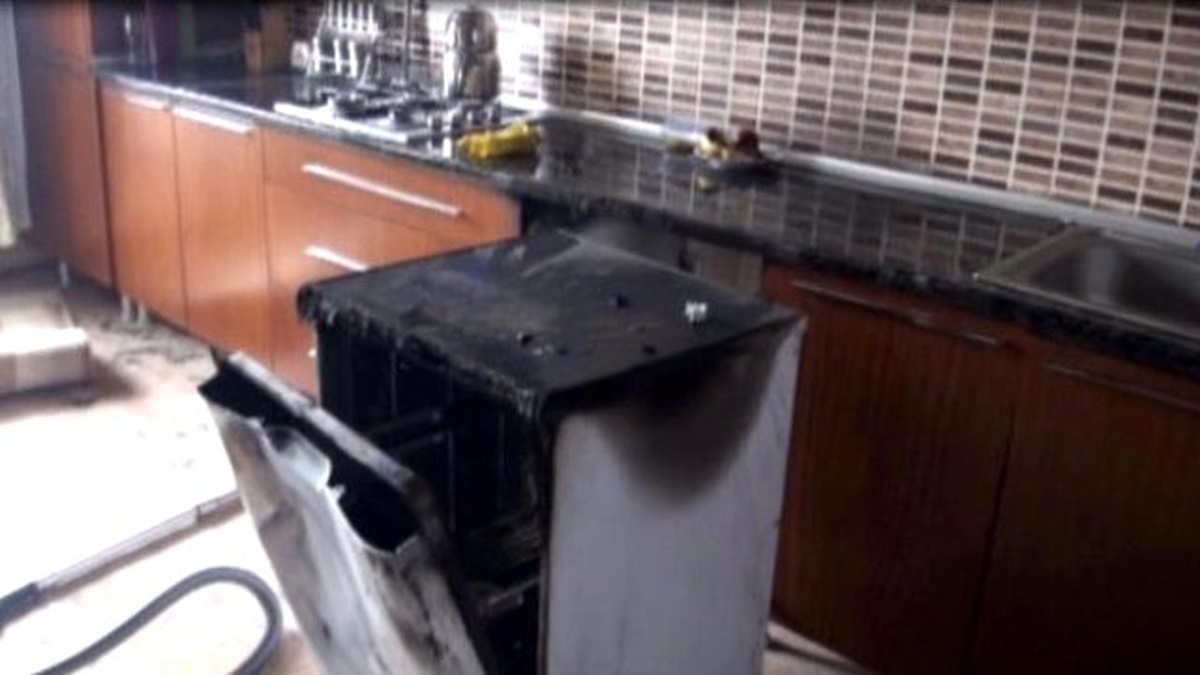 Bulaşık Makinesi Az Kalsın Evi Yakıyordu