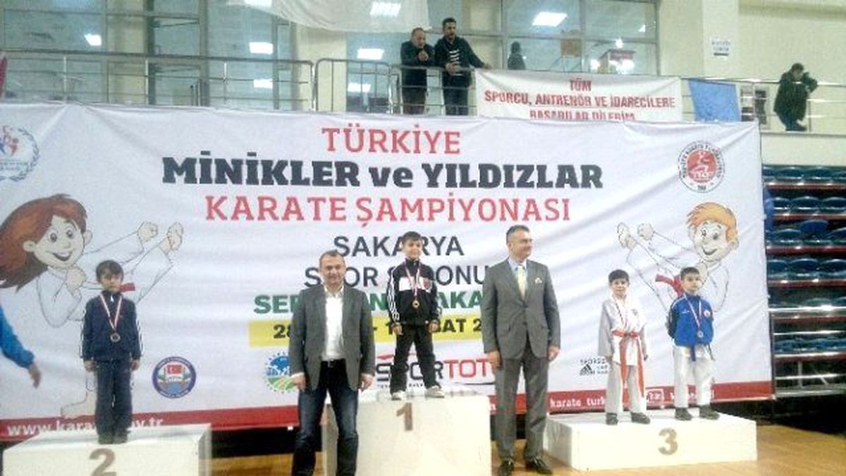 Çiftlikköylü Karateciler 2 Üçüncülük Kazandı