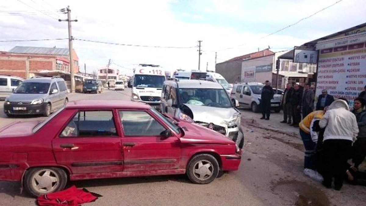 Eskişehir\'de Trafik Kazası: 6 Yaralı