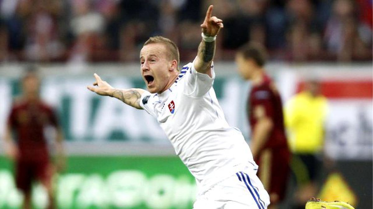 Fenerbahçe\'de Holmen Kiralanıyor, Stoch Geri Dönüyor