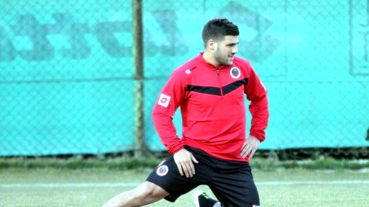 Gençlerbirliği\'nin Yeni Forveti Ayağının Tozuyla İlk Antrenmanına Çıktı