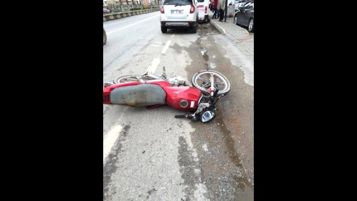 Aydın\'da 2 Motosiklet, Kavşakta Çarpıştı: 3 Yaralı