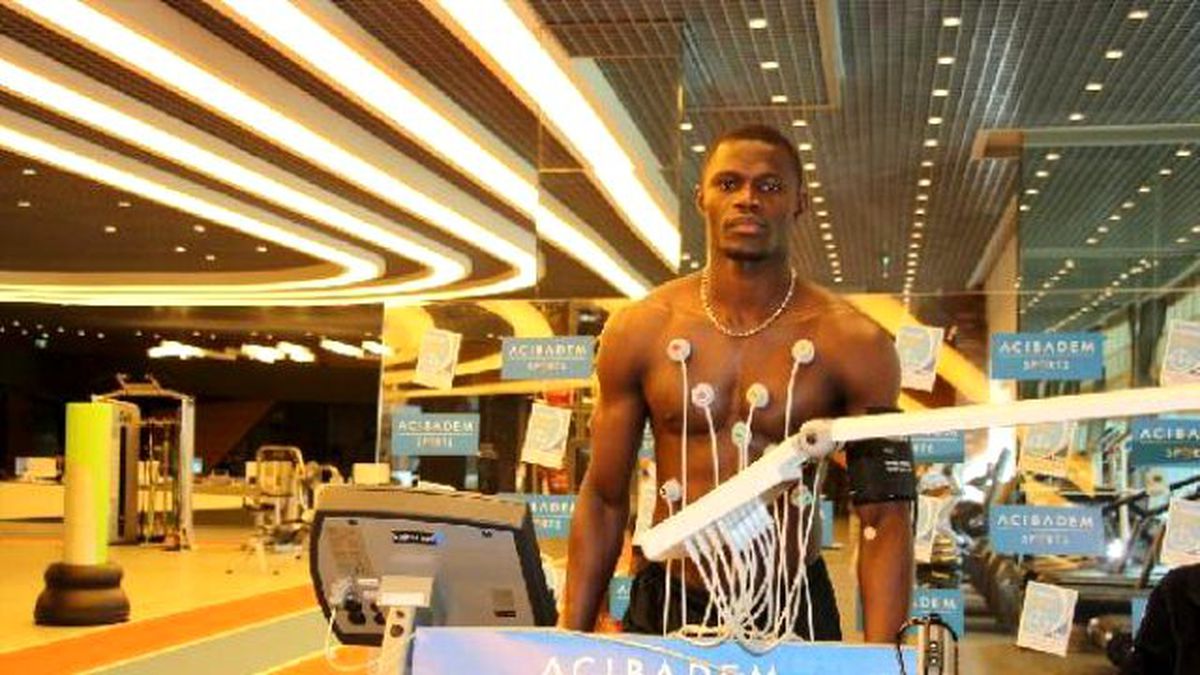 İstanbul Başakşehir\'in Yeni Transferi Badji, Sağlık Kontrolünden Geçti