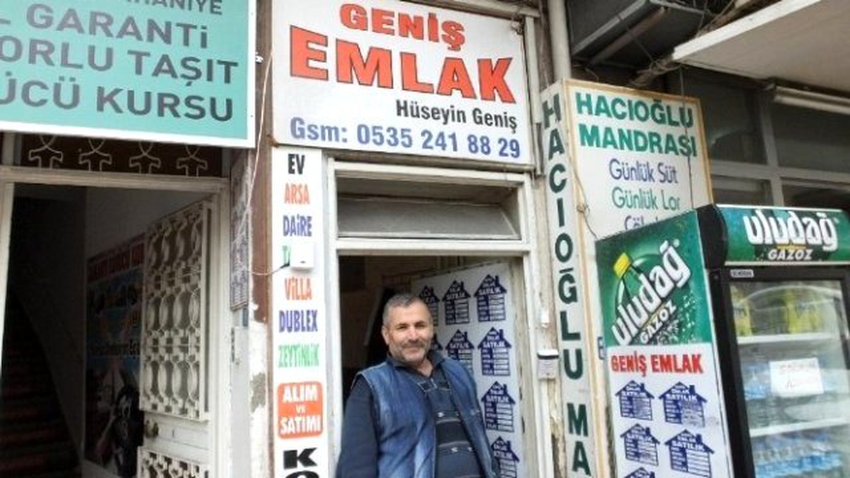 Karadeniz Fıkrası Gibi Emlakçi Dükkanı