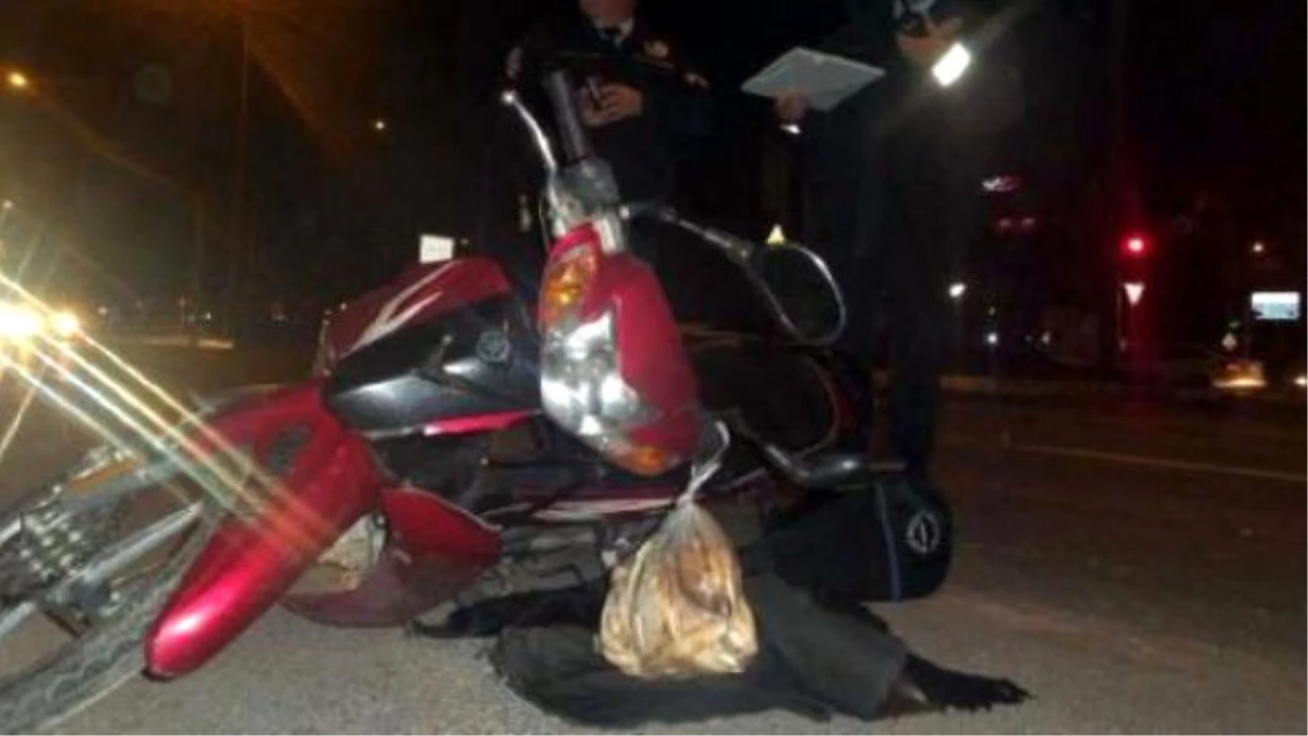 Motosiklete Çarpan Otomobil Sürücüsü Kaçtı