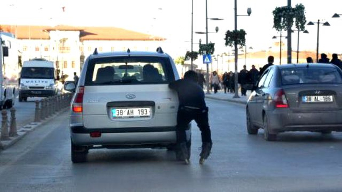 Patenli Çocuğun Tehlikeli Yolculuğu