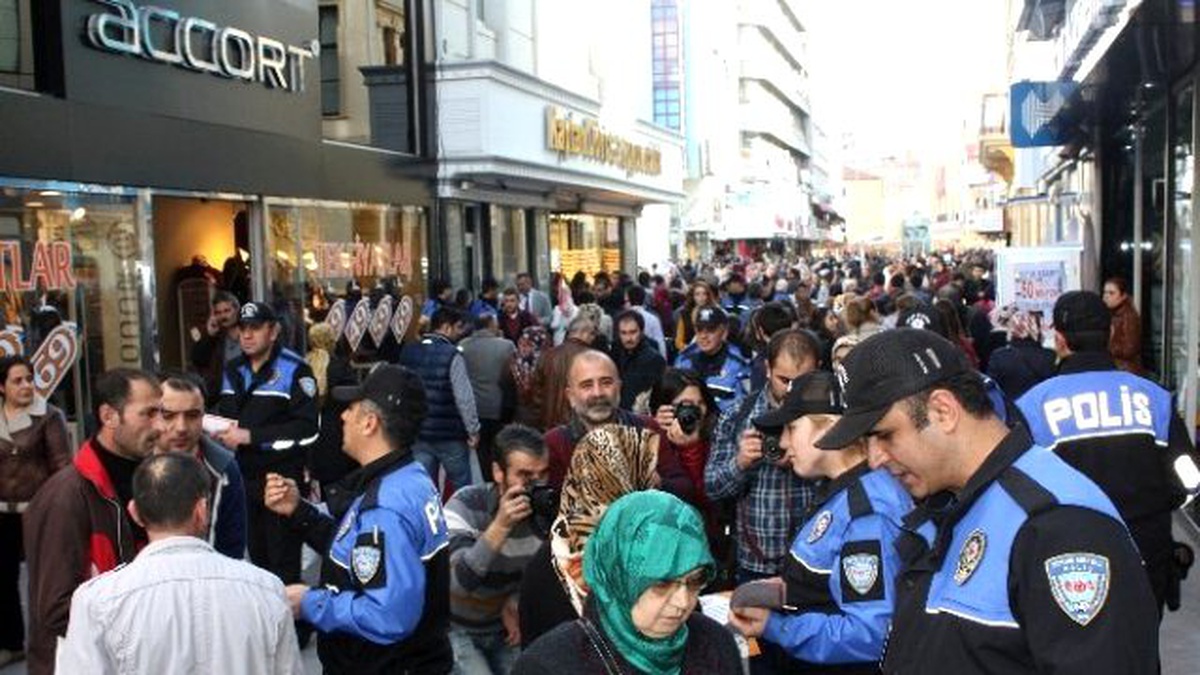 Samsun\'da Polis Halkı Dolandırıcılara Karşı Uyardı