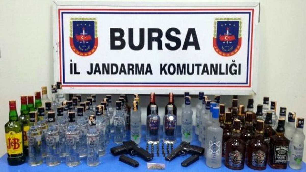 Ruhsatı İptal Edilen Gazinoda Kaçak İçki ve Uyuşturucu Ele Geçirildi
