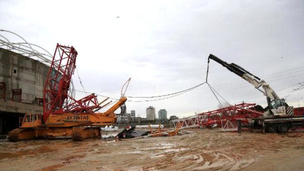 Taksisine Timsah Arena Vinci Düşünce Ölen Sürücü Toprağa Verildi (3)