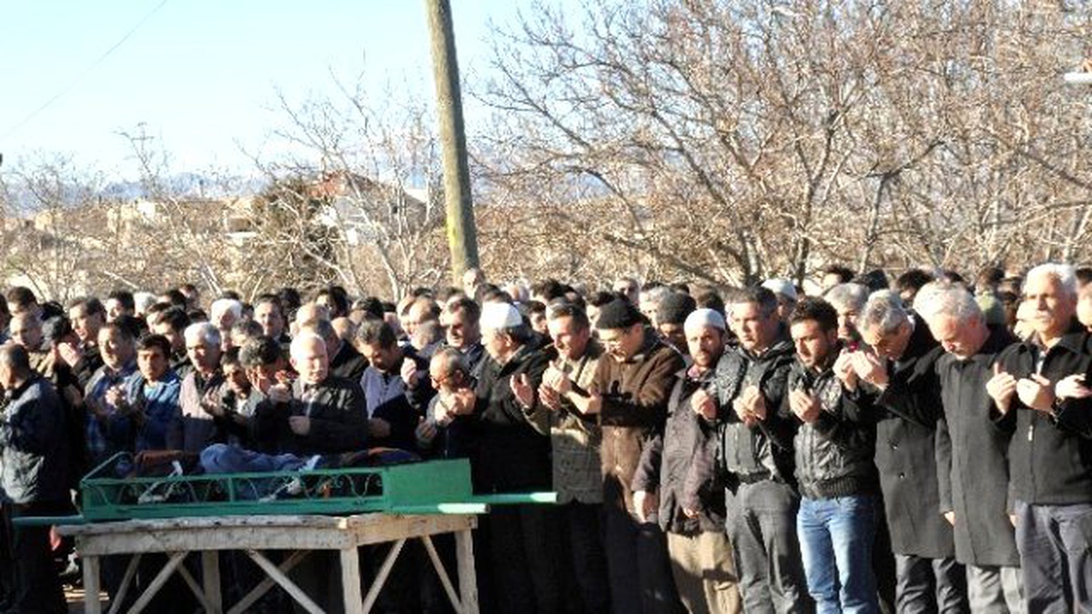Tren Kazasında Hayatını Kaybedenler Toprağa Verildi