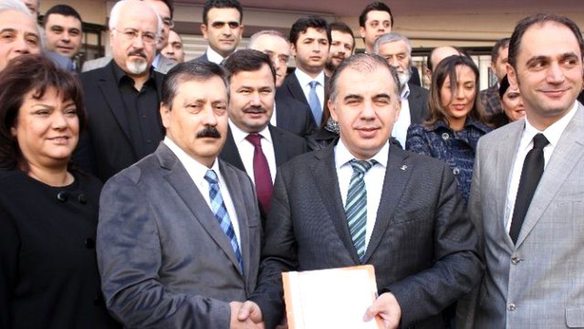 AK Parti İzmir İl Başkanı Delican Mazbatasını Aldı