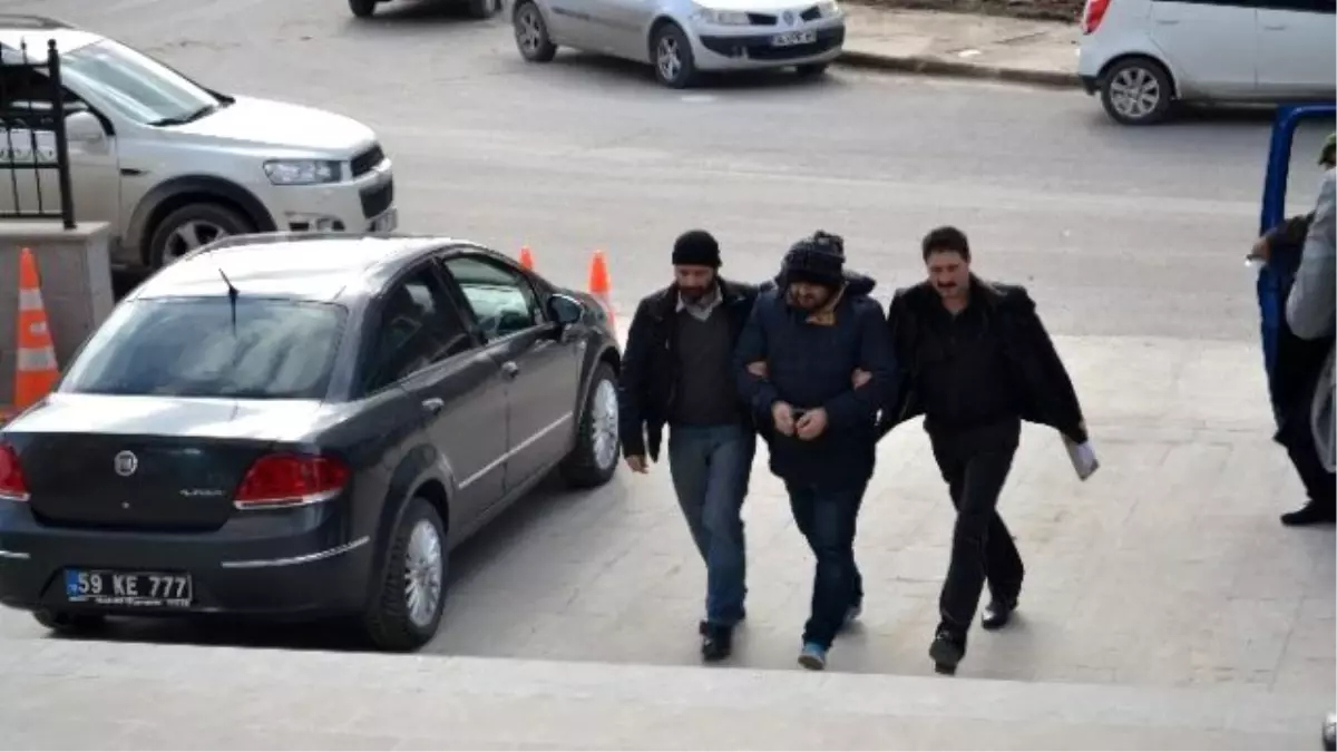 Araba Kavgasının Arkasından Çek-Senet Çetesi Çıktı