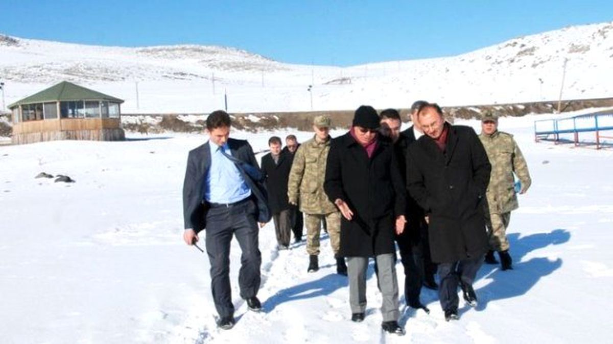 Ardahan Valisi Deniz Çıldır Gölünde İncelemelerde Bulundu