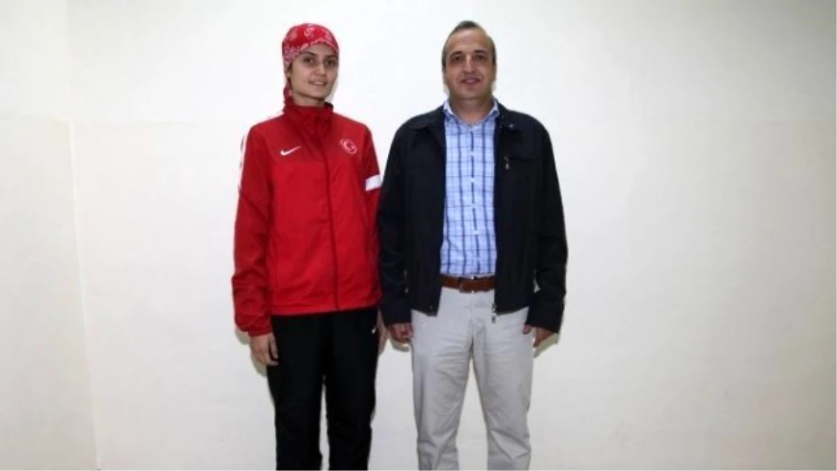 Dürdane Altunel Bosna\'dan Altın Madalya ile Döndü