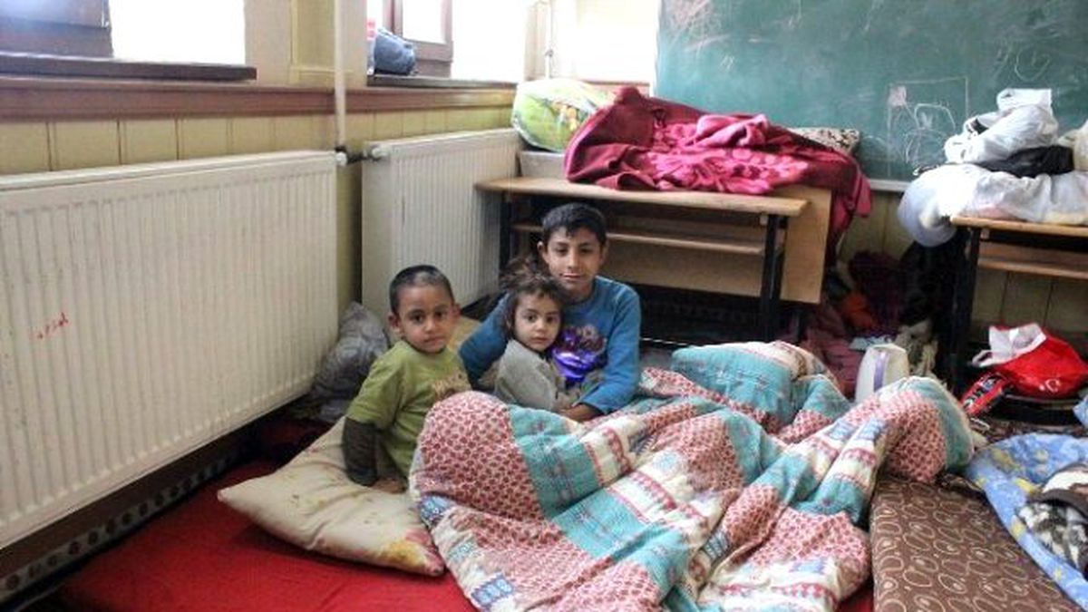 Edirne\'de Selzedeler Geceyi Halı Üstünde Geçirdi