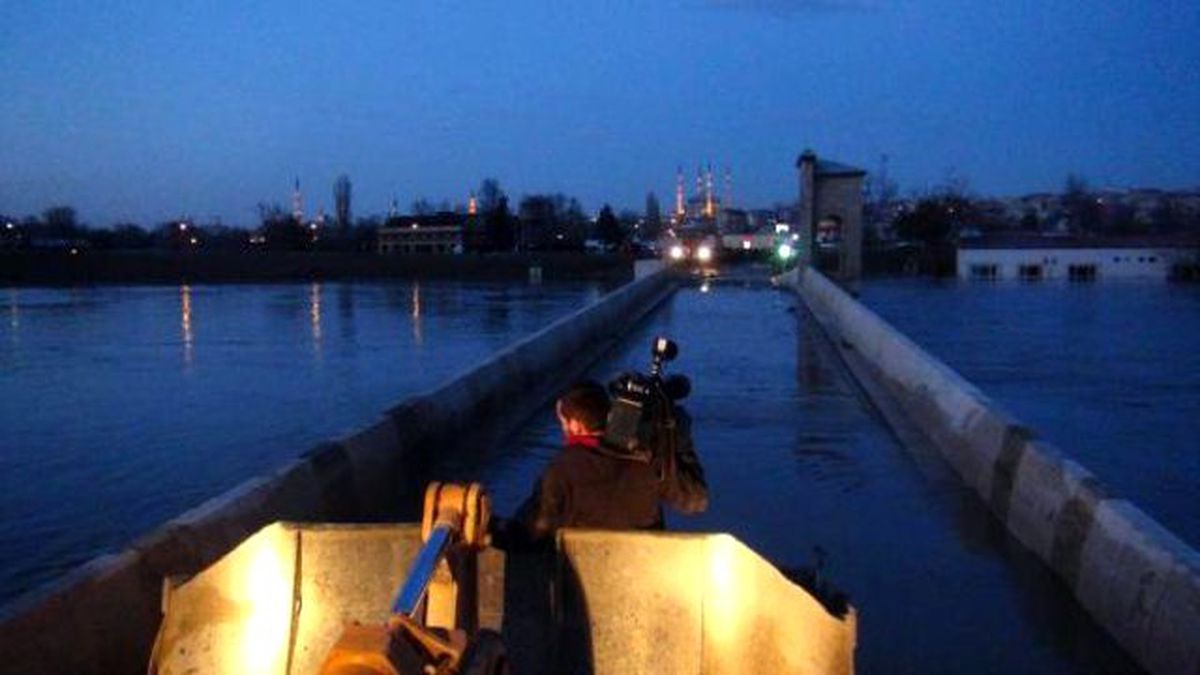 Edirne\'de Taşkın Felaketi; Bir Mahallede 5 Bin Kişi Mahsur (4)