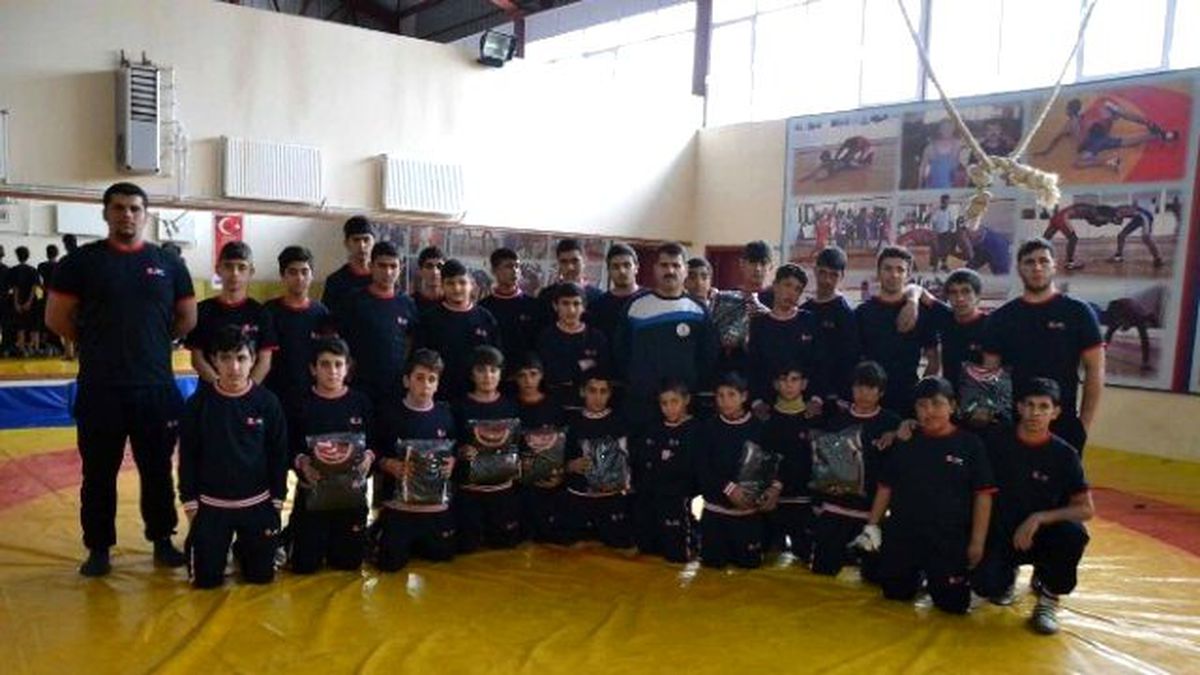 Güreş Federasyonu Vanlı Pehlivanları Sevindirdi