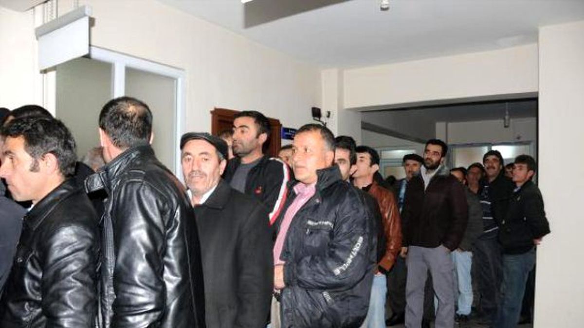 Hakkari\'de İş Kuyruğu