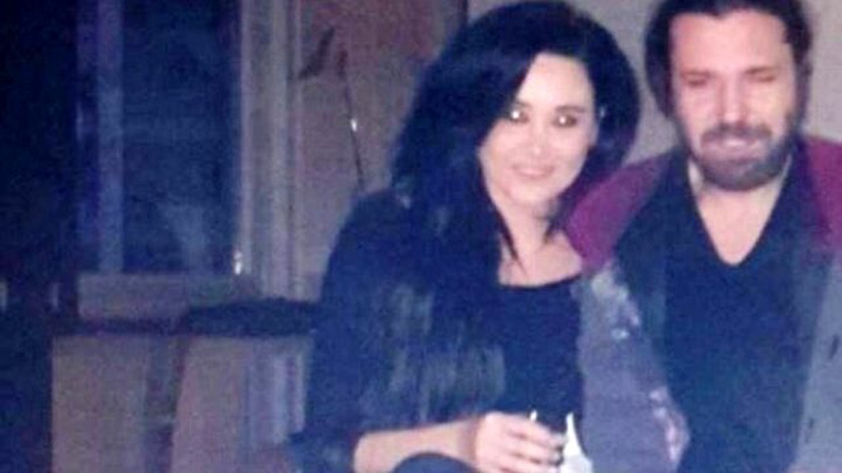 Halil Sezai ile Fotoğraf Çektiren Genç Kız Konuştu