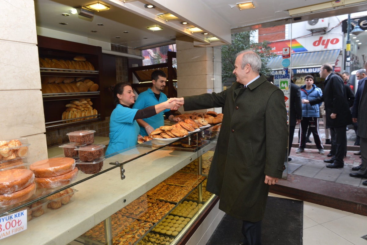Hayri İnönü, Sokağın Nabzını Tuttu