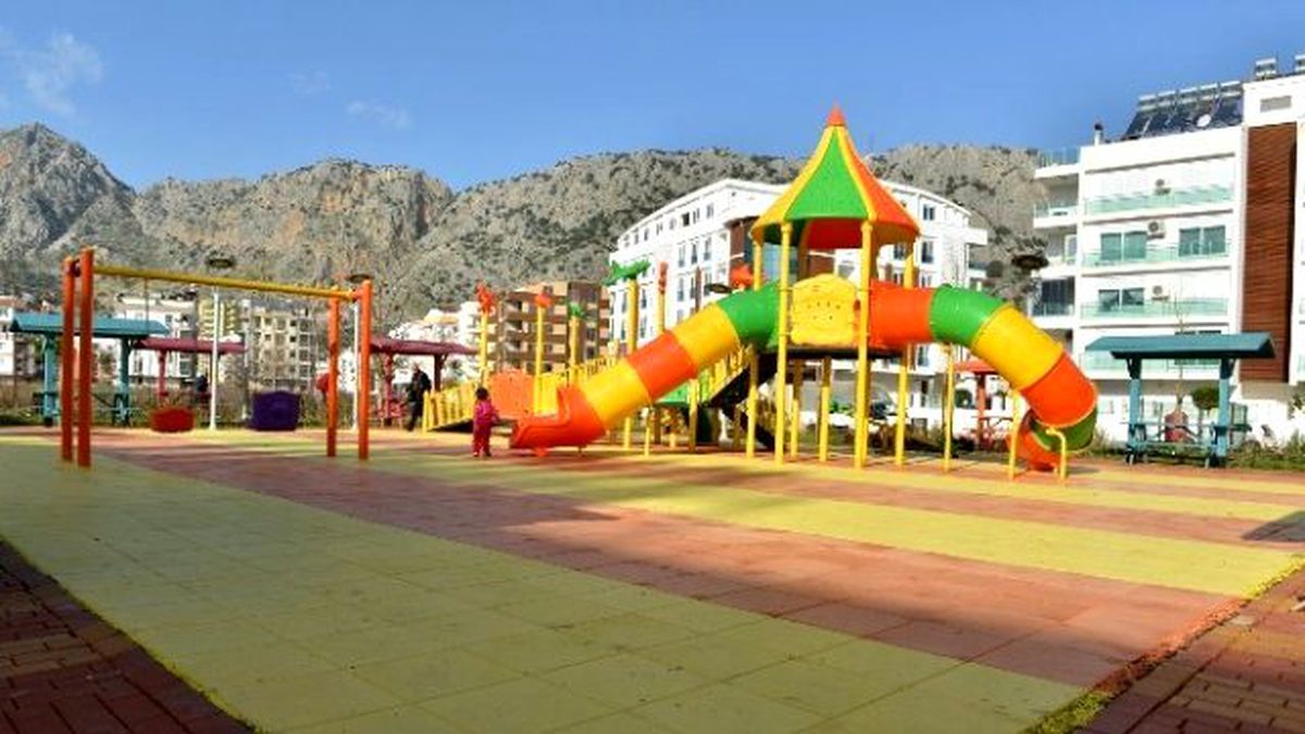 Konyaaltı Belediyesi Hurma\'da 13. Parkı Hizmete Açtı