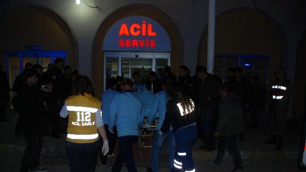 Ilısu Barajı\'na Malzeme Taşına Konvoya Saldırı: 3 Yaralı