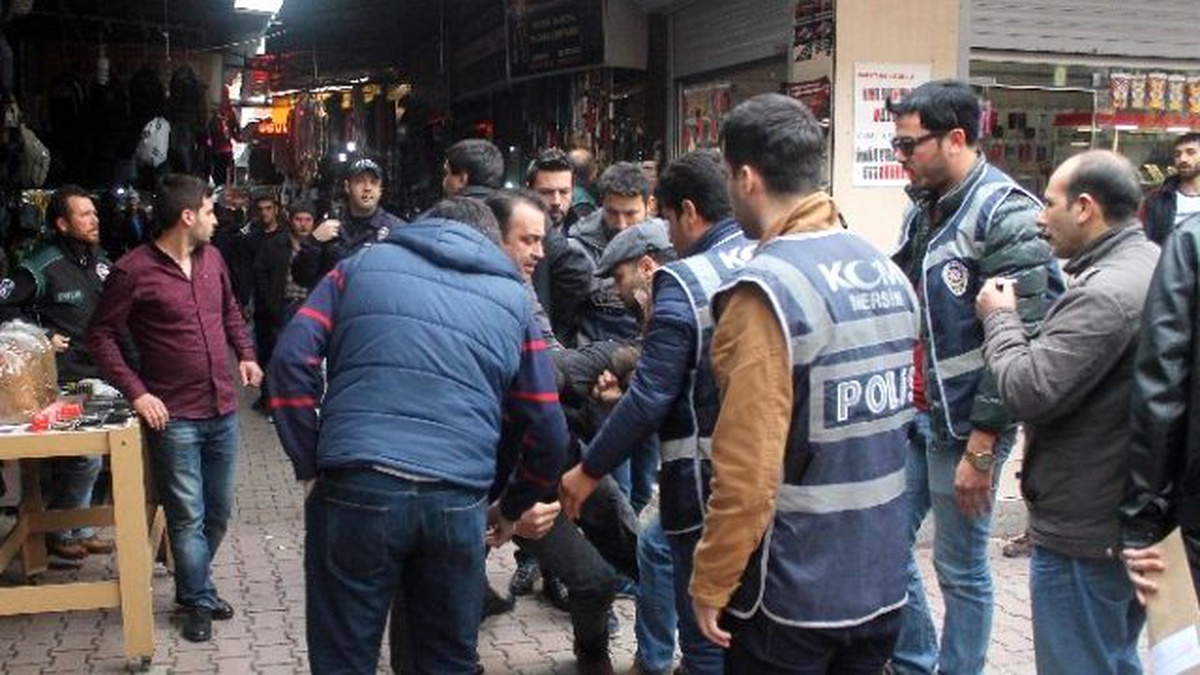 Kaçak Sigara Zulaları Polisi Hayrete Düşürdü
