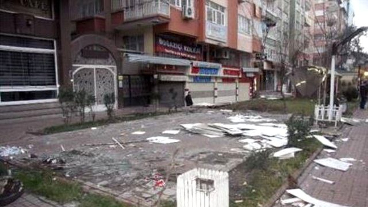 Kepçe Yıkmaya Geldi Esnaf İzin Vermedi