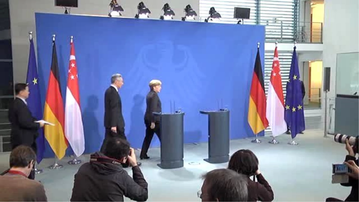 Merkel-Loong Ortak Basın Toplantısı