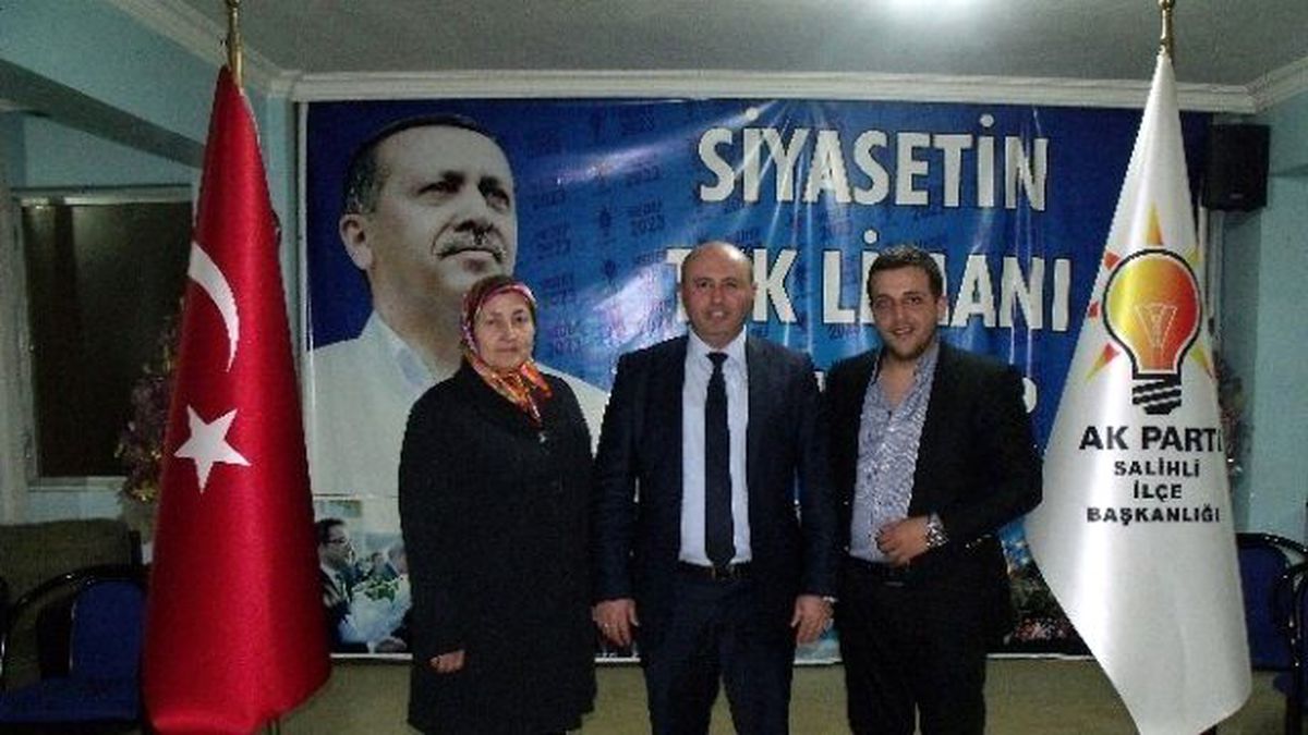 Salihli Ak Parti, Yeni Yönetimini Basına Tanıttı