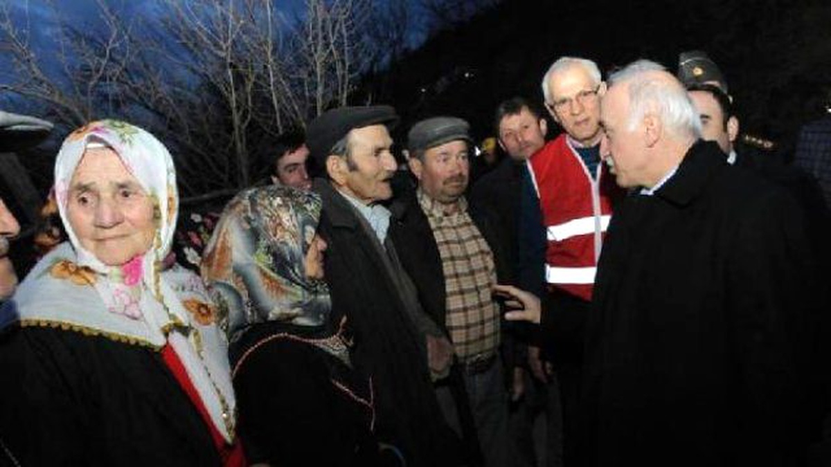 Samsun\'da Evleri Yanan Aileler Konteynerlerde Kalacak