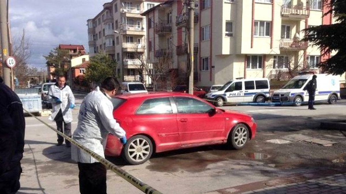 Sokak Ortasında Pompalı Tüfekle Vurulan Bayan Ağır Yaralandı