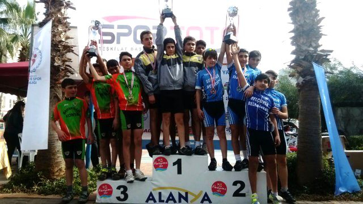 Yıldız Bisikletçilerden Olimpiyat Yolunda Önemli Başarı