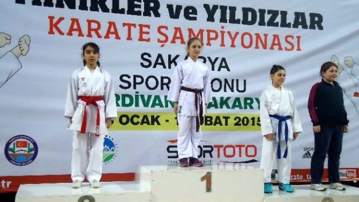 Adıyamanlı Bayan Karateciler Türkiye İkincisi Oldu
