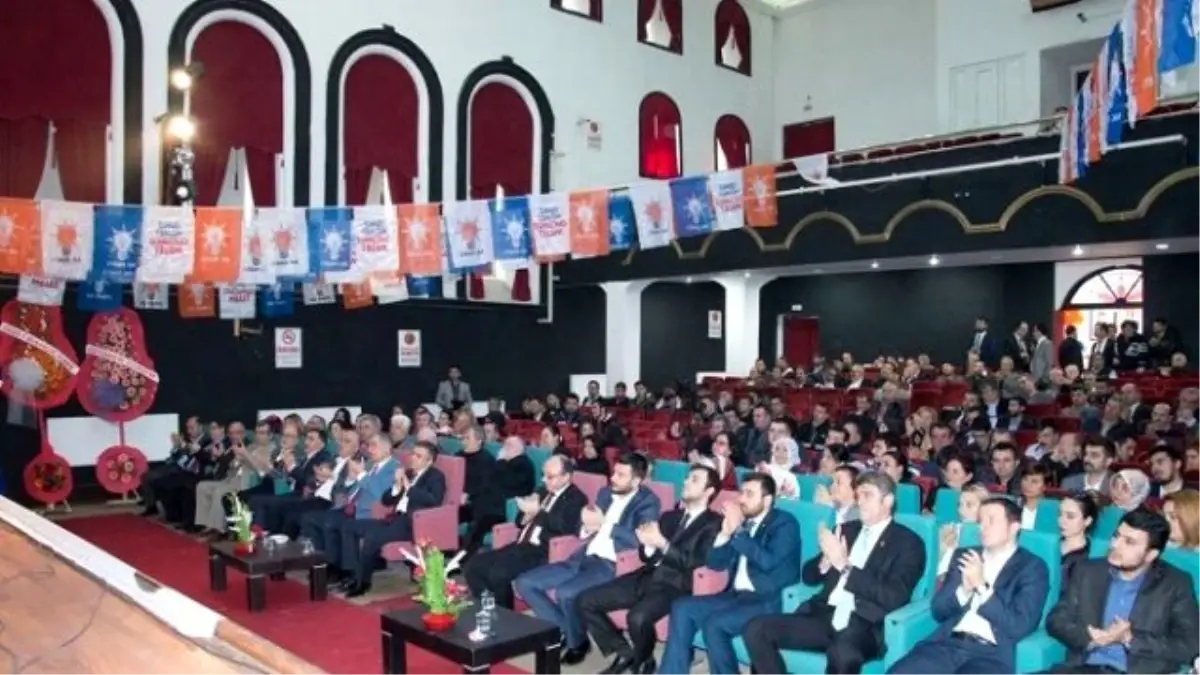 AK Parti Mudanya Gençlik Kolları\'nda Dursun Başkanlığa Seçildi