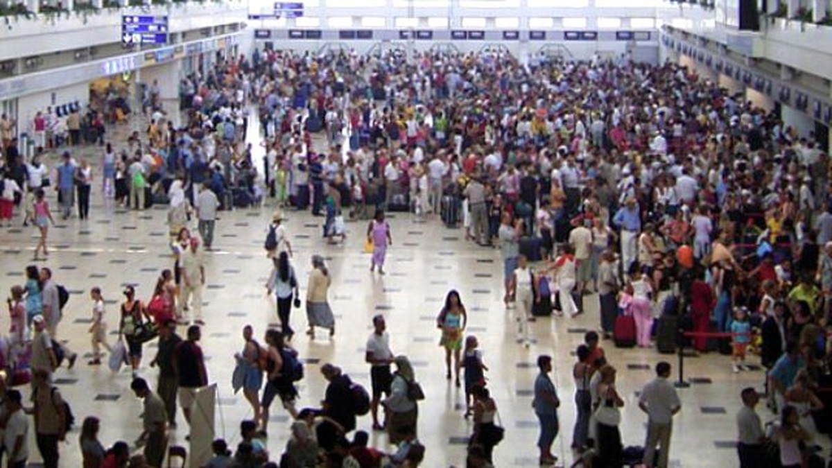 Antalya\'ya Gelen Ziyaretçi Sayısı Azalıyor