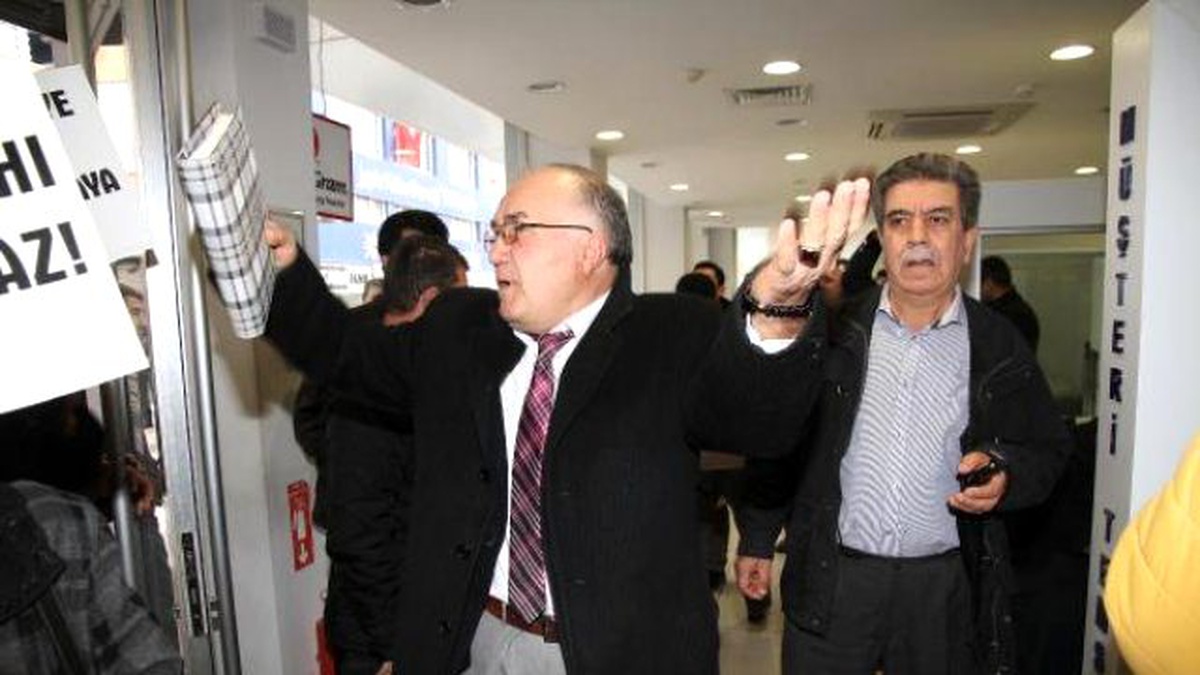 Balıkesir\'de Bank Asya\'ya Müşteri Desteği