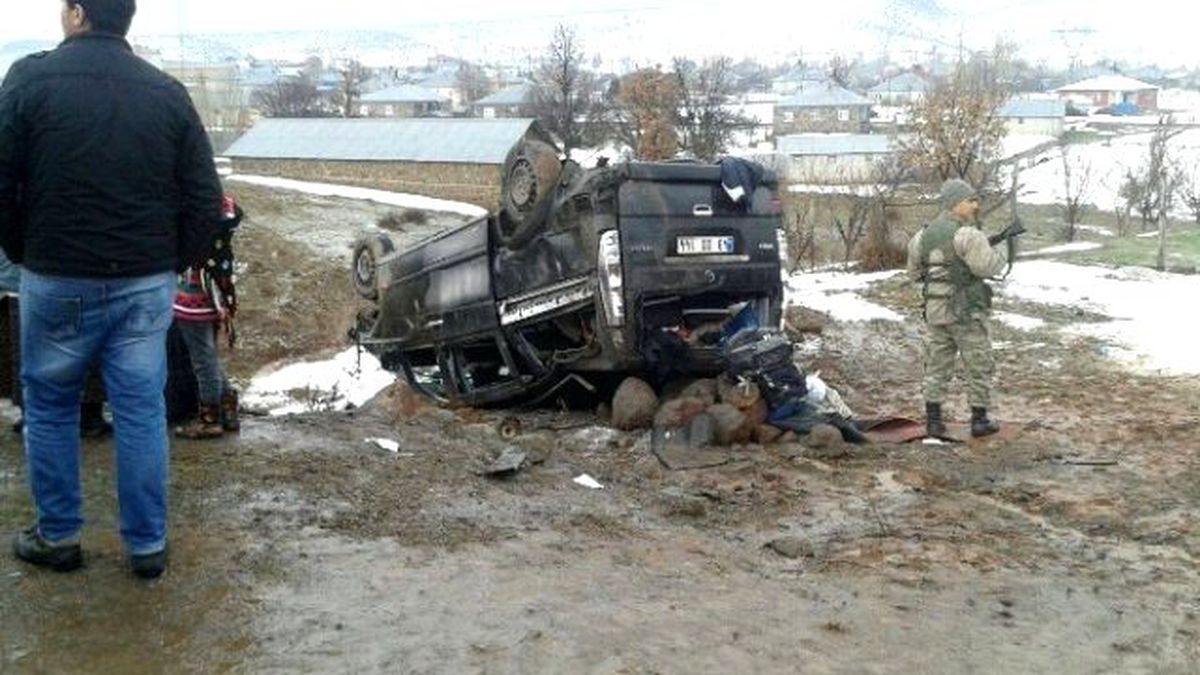 Bingöl\'de Trafik Kazası: 11 Yaralı